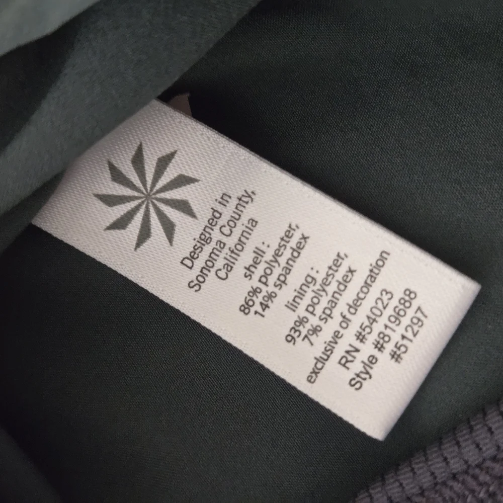ATHLETA Second Wind Skort Size S Skirt Gray Pleats Pull On‎ Zip Pocket Stretchy